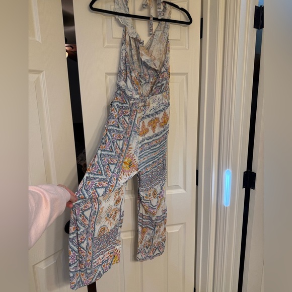 Olivaceous Halter Jumpsuit Floral Size M - Picture 5 of 6